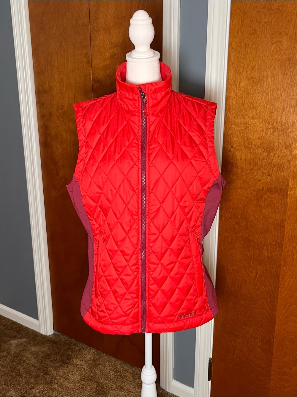 Women's Marmot Quilted Burnt Orange and Red Vest. Size Large.
